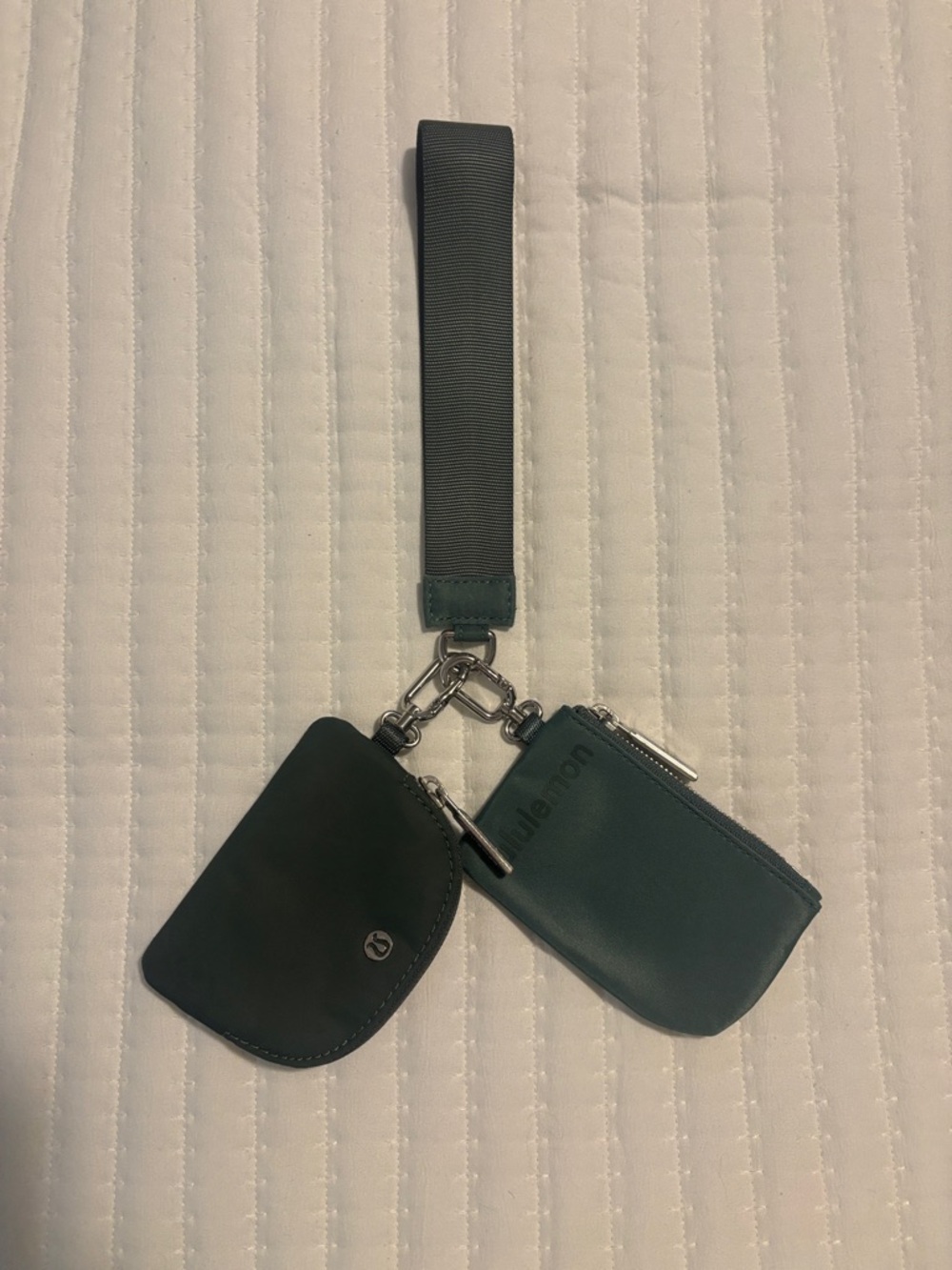 Lululemon Dual Pouch Green Wristlet Key Pouch Duo Limited Edition